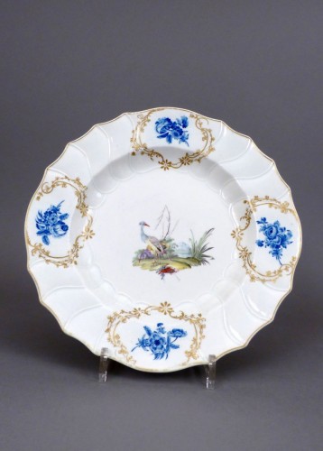 Louis XV - 18th century platter in soft-paste porcelain of La Haie