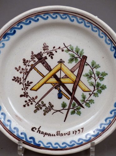 18th century Patronymic faience plate of Roanne - 