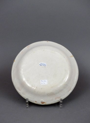 18th century - 18th century Patronymic faience plate of Roanne