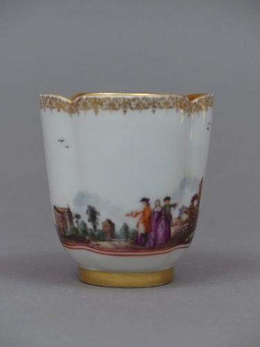 Antiquités - Paire de tasses en porcelaine de Meissen du début XVIIIe siècle