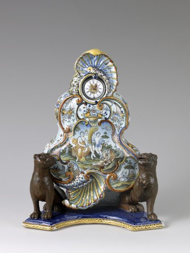 Porte montre de Rouen, attribué au Maître des Muses, circa 1750 - Céramiques, Porcelaines Style Louis XV