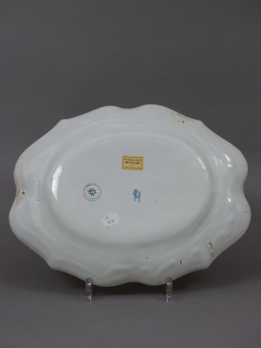 Plat ovale en faïence de Strasbourg, de Paul Hannong, circa 1752 - 1760 - Louis XV