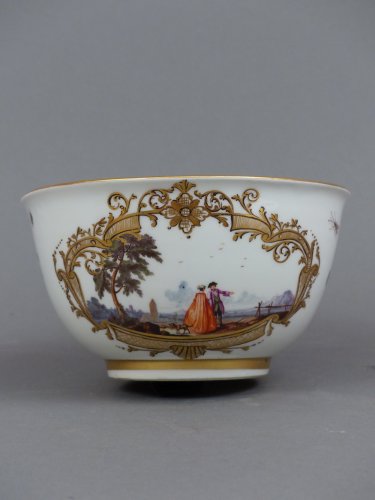 Céramiques, Porcelaines  - Coupe en porcelaine de Meïssen circa 1740