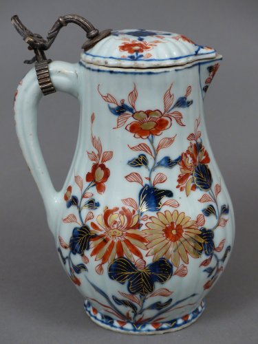 Verseuse en porcelaine de Chine d"époque Yongzheng - Céramiques, Porcelaines Style 