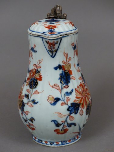 Verseuse en porcelaine de Chine d"époque Yongzheng - Le Cabinet d'Amateur