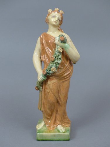 Céramiques, Porcelaines  - Statuette de Flore en faïence d'Apte, fin XVIIIe siècle