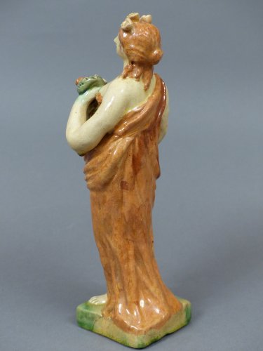 Statuette de Flore en faïence d'Apte, fin XVIIIe siècle - 