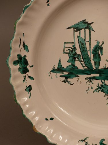 18th century - French Moustiers platter - Ferrat Factory circa 1780