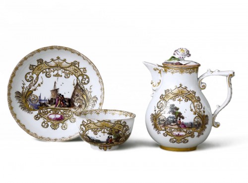 Meïssen cup and coffee pot,  J.G. Hörold (1730/1740) period