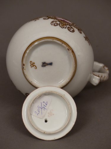Antiquités - Meïssen cup and coffee pot,  J.G. Hörold (1730/1740) period