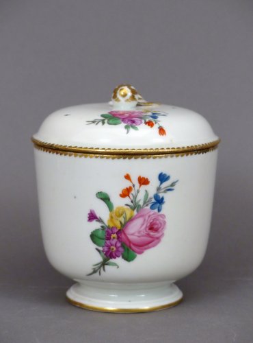 Pot à sucre en porcelaine de Niderviller, XVIIIe siècle - Céramiques, Porcelaines Style 