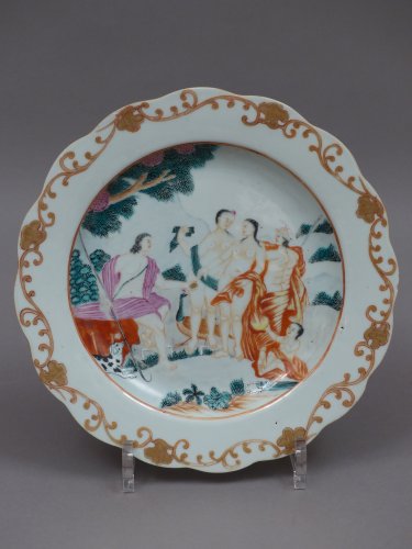 Assiette en porcelaine de Chine dite "de la Cie. des Indes" Le jugement de Paris" - Céramiques, Porcelaines Style 