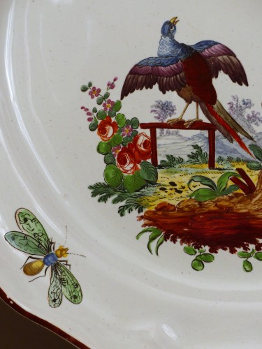 Plat en faïence de Luneville XVIIIe siècle - Céramiques, Porcelaines Style Louis XV