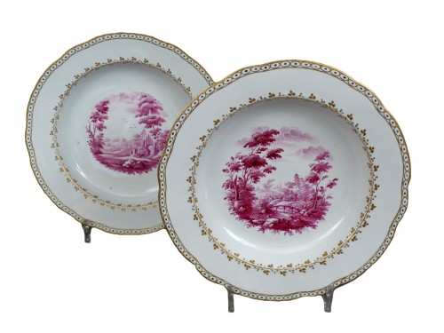 Paire d'assiettes en porcelaine de Doccia, XVIIIe siècle