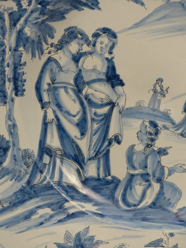 Céramiques, Porcelaines  - Grand plat de Nevers à "istoriati" milieu du XVIIe siècle