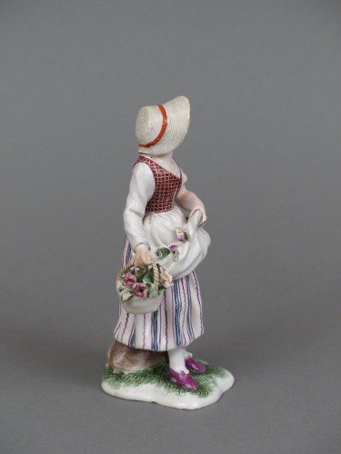 Porcelain & Faience  - Figure of a flower seller, Niderviller 18th century 