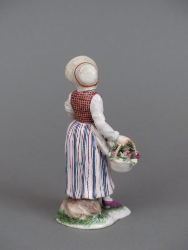 Figure of a flower seller, Niderviller 18th century  - 