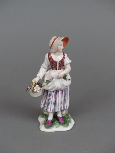 Antiquités - Figure of a flower seller, Niderviller 18th century 
