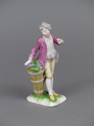 Figure of a young winemaker, Niderviller 18th century  - 