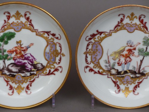 Louis XV - Paire de tasses et leur soucoupes Doccia 18e siècle