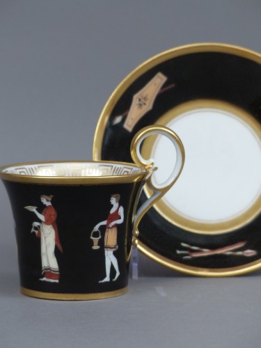 Céramiques, Porcelaines  - Manufacture Dagoty une tasse et sa sous tasse
