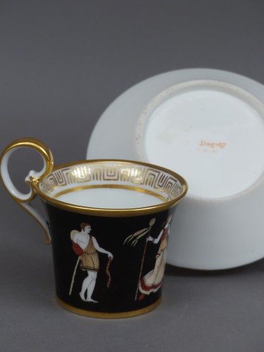 XIXe siècle - Manufacture Dagoty une tasse et sa sous tasse
