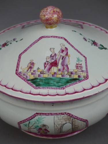 Pot à oille en faïence de Moustiers, fabrique Ferrat XVIIIe siècle - Le Cabinet d'Amateur