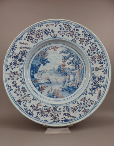 Large Nevers earthenware dish from the 17th century - Porcelain & Faience Style Louis XIV