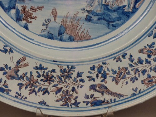 Antiquités - Large Nevers earthenware dish from the 17th century