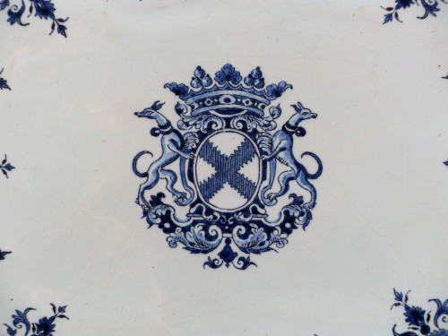 Faïence dish from Rouen 1st half of the 18th century - Porcelain & Faience Style French Regence