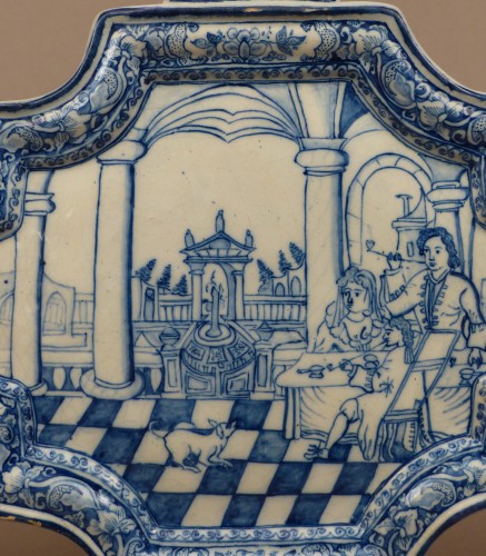 Plaque en faïence de Delft 1ere moitié du XVIIIe siècle - Céramiques, Porcelaines Style 