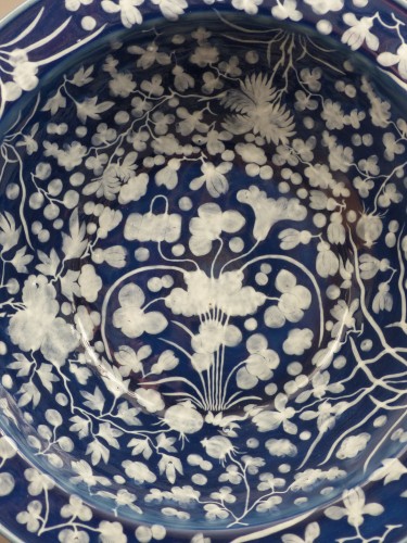 Porcelain & Faience  - A large Chinese porcelain basin from the late 17th century