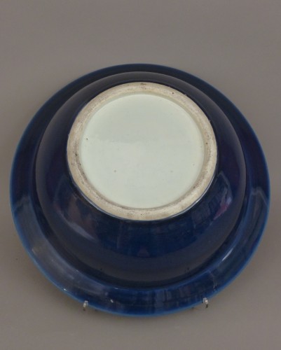 17th century - A large Chinese porcelain basin from the late 17th century