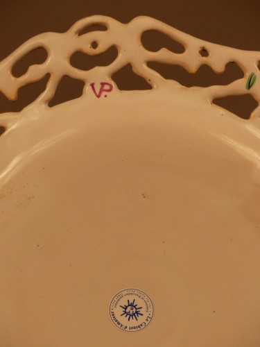 Antiquités - Pair of Marseille earthenware dishes, &quot;Veuve Perrin&quot; factory 18th century