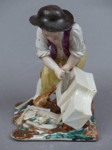 Porcelain & Faience  - Statuette in hard porcelain from Strasbourg, signed Joseph Hannong, 18th century