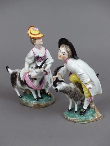 Céramiques, Porcelaines  - Chevrier et chevrière en porcelaine dure de Hochst réalisés par J.P.Melchior