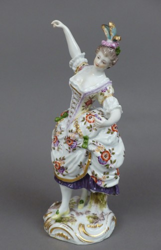 Céramiques, Porcelaines  - Grande statuette de Frankenthal représentant la " Camargo " dansant 18e siècle
