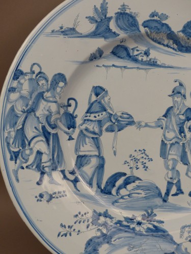 Louis XIV - Large dish with &quot;Istoriati&quot; in Nevers earthenware (1640 - 1660)