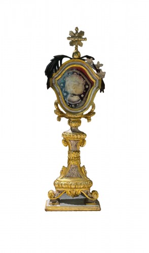 Monstrance reliquaire du XVIIIe siècle avec reliques notables de Sainte Ursule