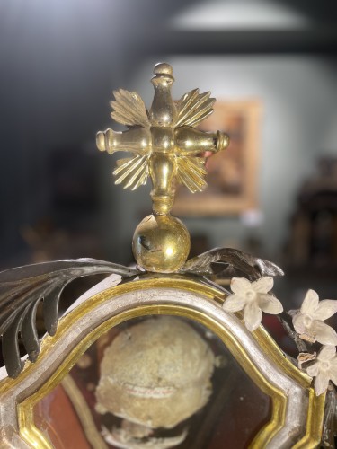Monstrance reliquaire du XVIIIe siècle avec reliques notables de Sainte Ursule - Le jardin des Moines