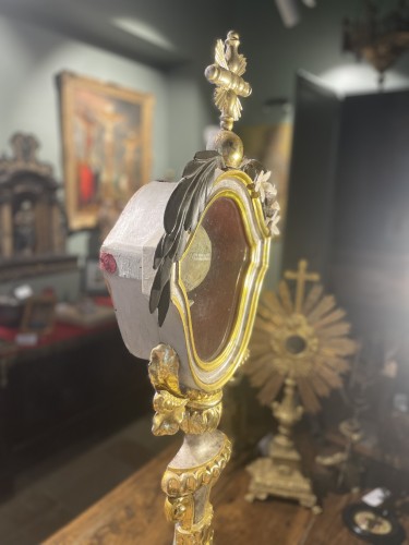 XVIIIe siècle - Monstrance reliquaire du XVIIIe siècle avec reliques notables de Sainte Ursule