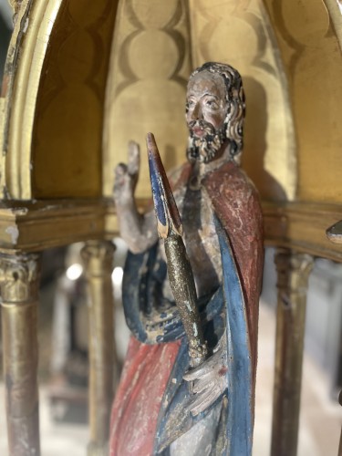 Art sacré, objets religieux  - Christ Bénissant, élément de retable du XVIe dans son alcove du XIXe