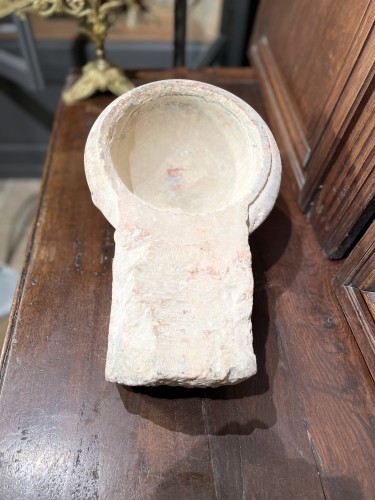 Religious Antiques  - 17th century Marble Wall Mounted Font