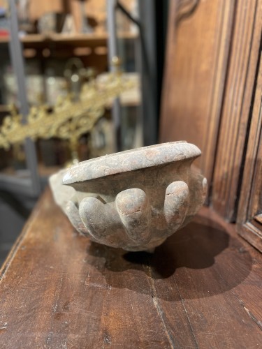 17th century Marble Wall Mounted Font - Louis XV