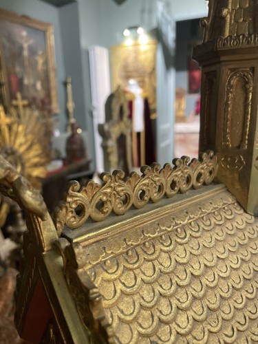 Art sacré, objets religieux  - Chasse reliquaire en bronze doré - XIXe