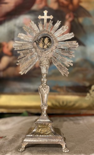 Art sacré, objets religieux  - Ostensoir du XIXe siècle en argent repoussé
