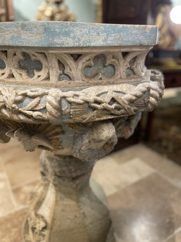 XVIe siècle et avant - Fonts baptismaux en pierre calcaire à riches décors - Fin XVIe