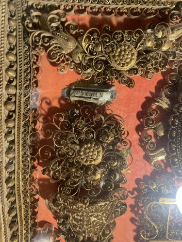 Art sacré, objets religieux  - Grand reliquaire paperolles  de Saints martyrs début XVIIIe