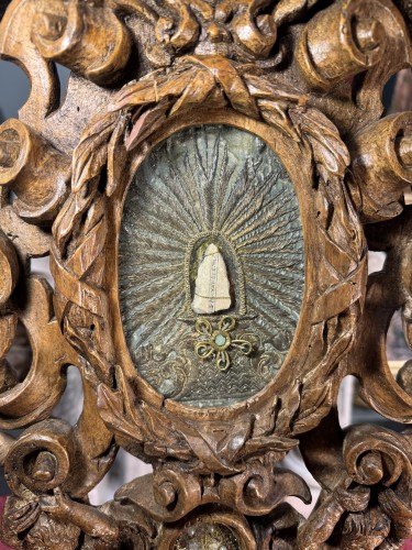 Reliquaire du XVIIIe siècle de Saint Alexandre à décor d’angelots - Le jardin des Moines