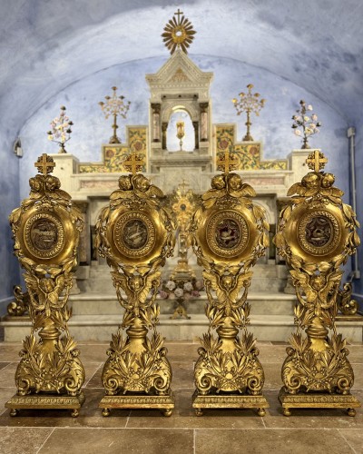 Quatre remarquables monstrances reliquaires circa 1700 - Art sacré, objets religieux Style 